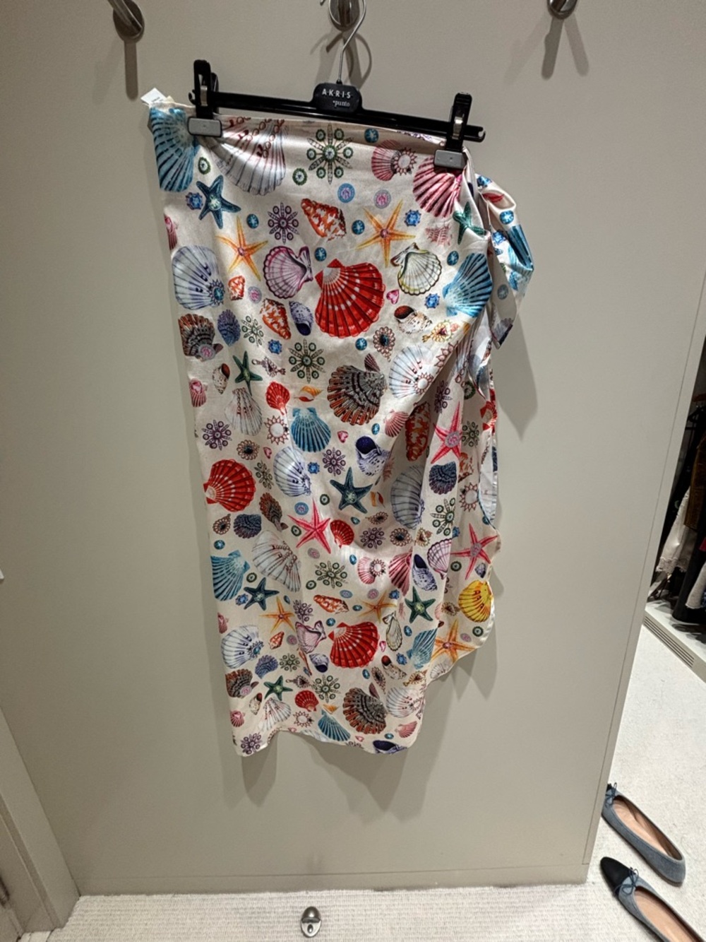 Beach Sarong Pareo Wrap skirt with Multicolor Seashell Print OS